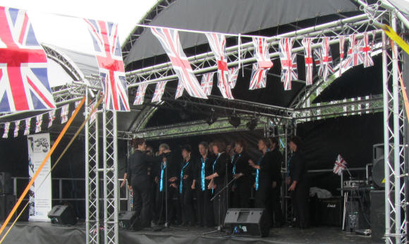 Vocal Dimension in Reigate Priory Park